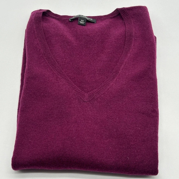 Ann Taylor 100% Cashmere Crimson Red V Neck Long Sleeve XS Sweater - Picture 10 of 10
